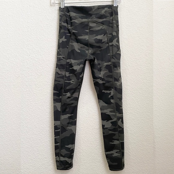 ATHLETA 531773-01 Ultimate Stash Pocket 7/8 Tight Camo Leggings Size XS - Picture 6 of 16
